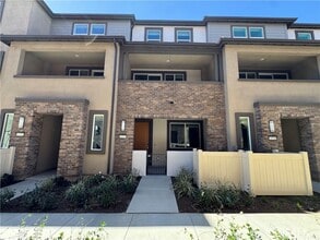 Building Photo - 1577 Stratus Dr
