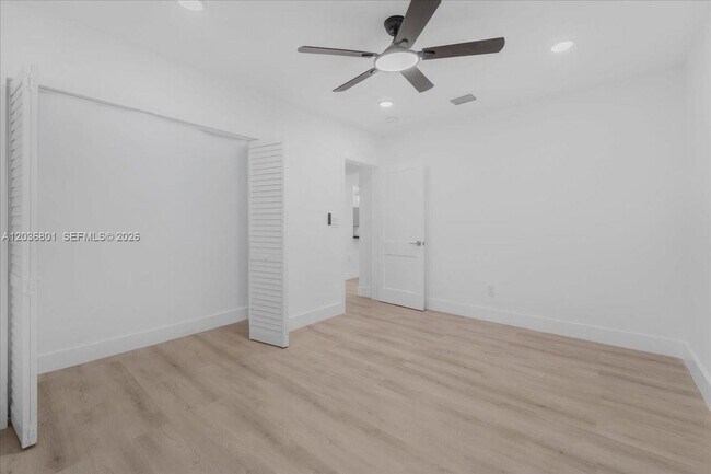 Building Photo - 5220 SW 6th St