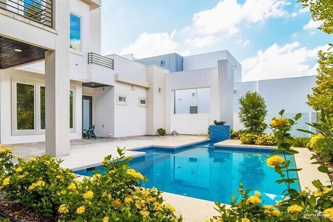 Building Photo - 20 S Mockingbird Ave