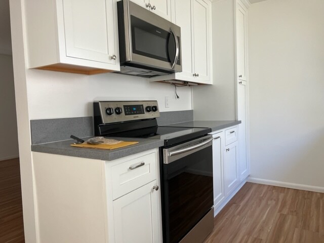 Kitchen - 113 S Irena Ave