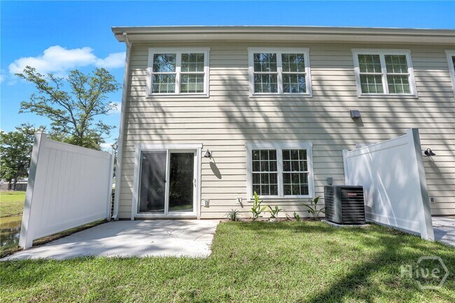 Building Photo - 105 Sherwood Ct
