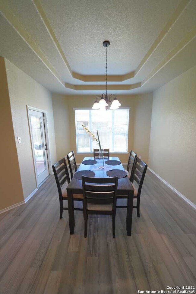 Building Photo - 1323 Kingbird Ct