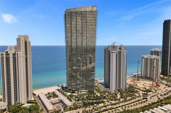Building Photo - 18975 Collins Ave