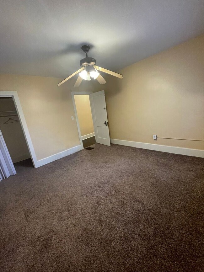 Building Photo - 416 Pearl St