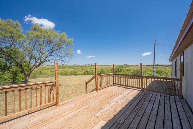 Building Photo - Country home for Lease!