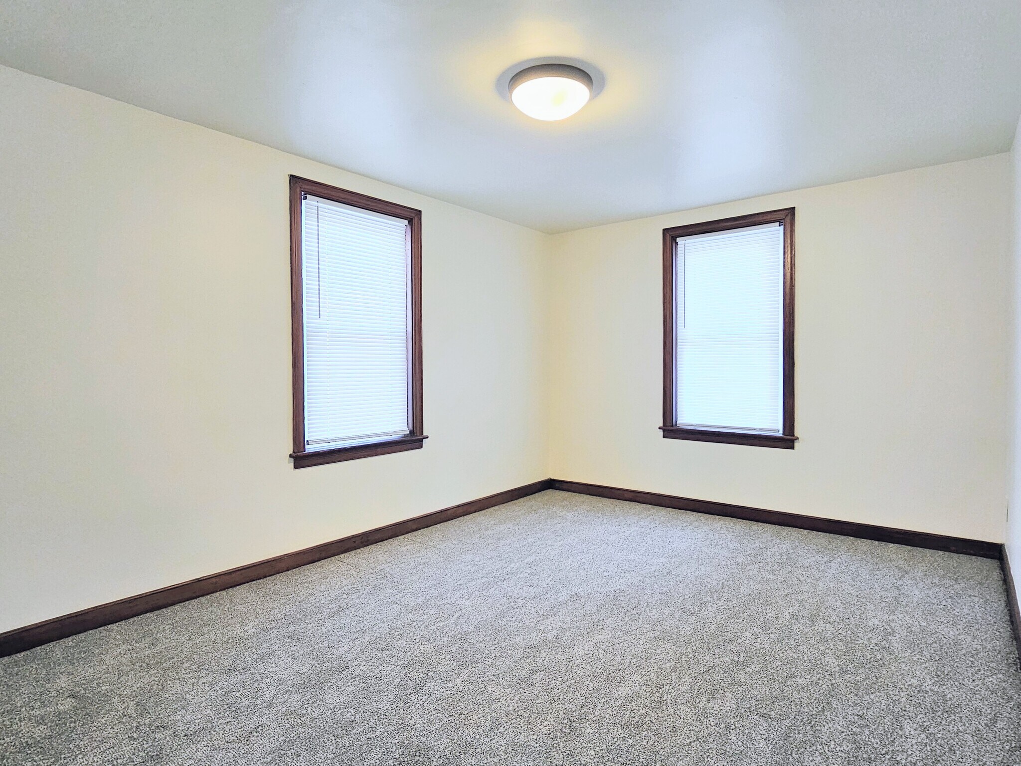 Building Photo - 225 Arch St