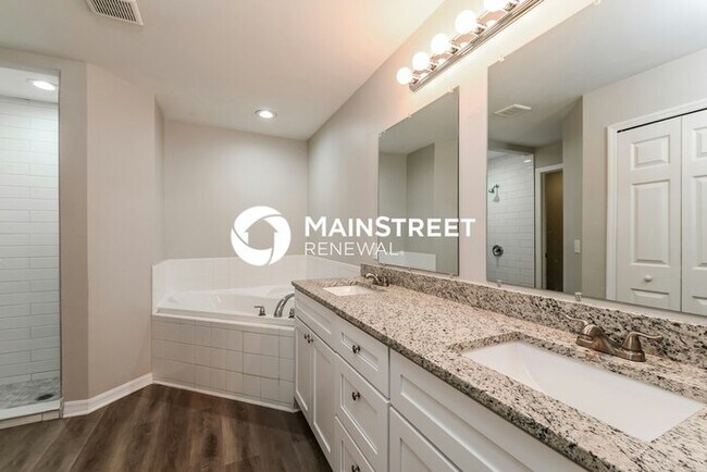Building Photo - 3 Bedroom Pet-Friendly Home in Cape Coral, FL with Main Street Renewal