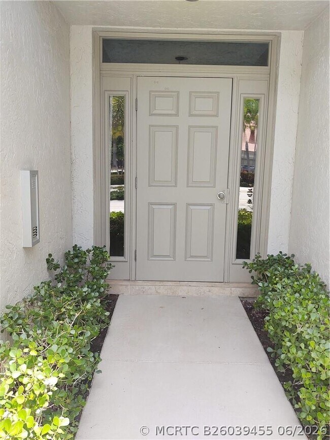 Building Photo - 5801 Coach House Cir