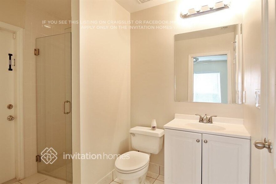 Building Photo - 1211 NW 193rd Ave