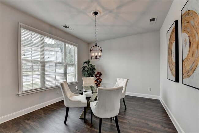 Building Photo - 2017 Yvette Wy