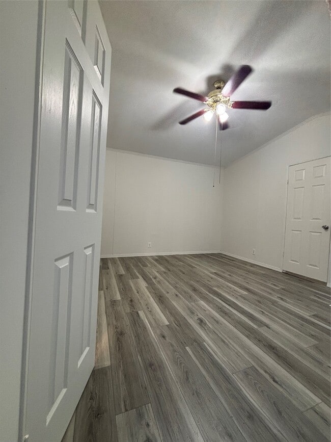 Building Photo - 10010 Cedar Landing Dr