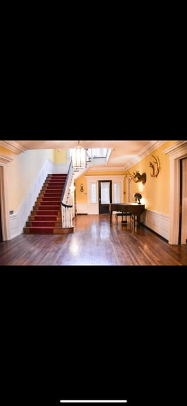 Building Photo - 707 Westview St