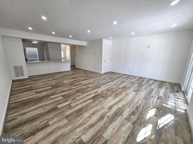 Building Photo - 73 Medal Way