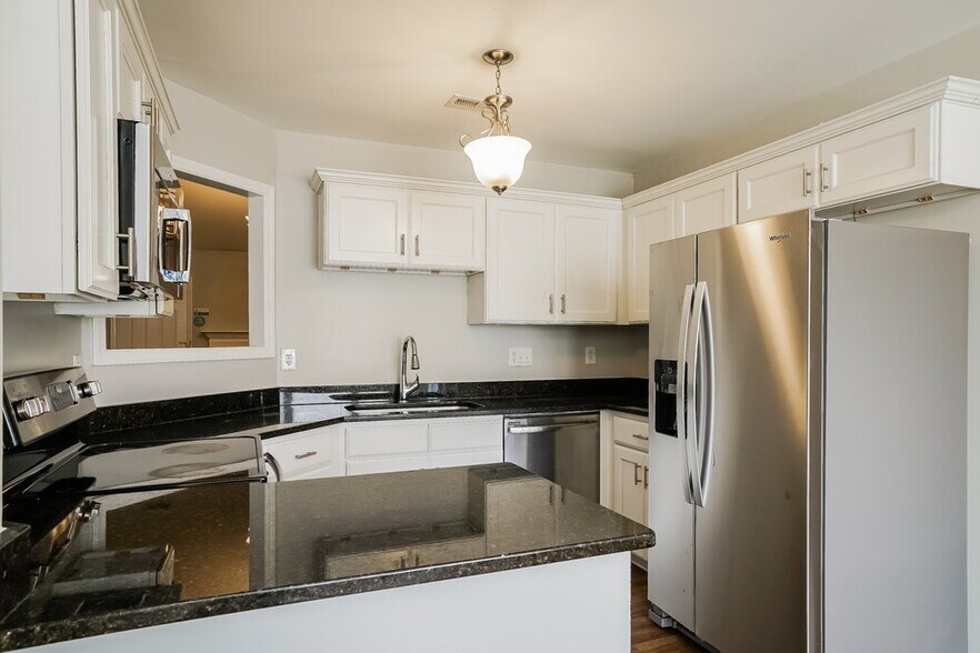 Building Photo - 4012 Mindspring Dr