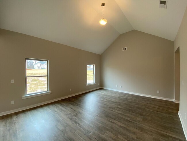 Building Photo - 65 Red Oak Ct