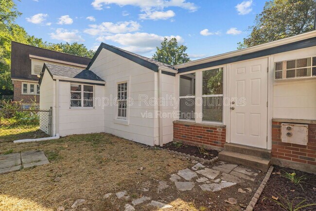 Building Photo - 524 Gerald Pl