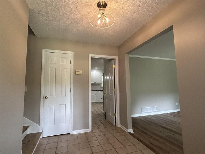 Building Photo - 2271 Fox Hound Pkwy