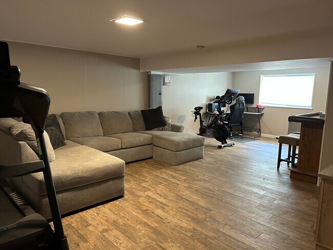 Building Photo - 602 Flint Rd