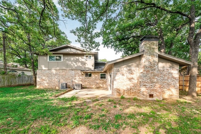 Building Photo - 2817 Blackwood Dr