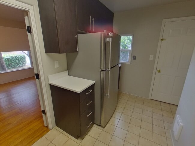 Building Photo - 203-207 NW 21st St.