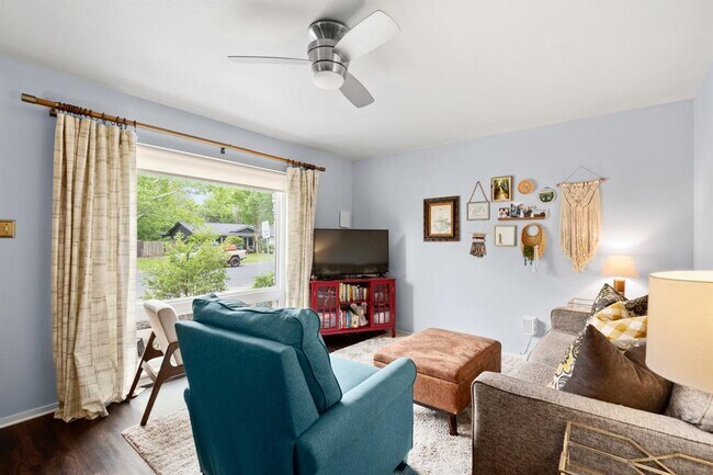 Building Photo - 408 Ramble Ln