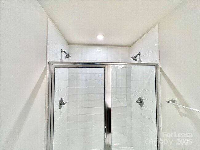 Building Photo - 310 Willow Wood Ct