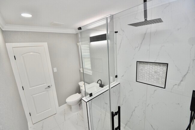 Building Photo - 7238 Evans St