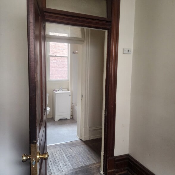 Building Photo - 511 N 8th St