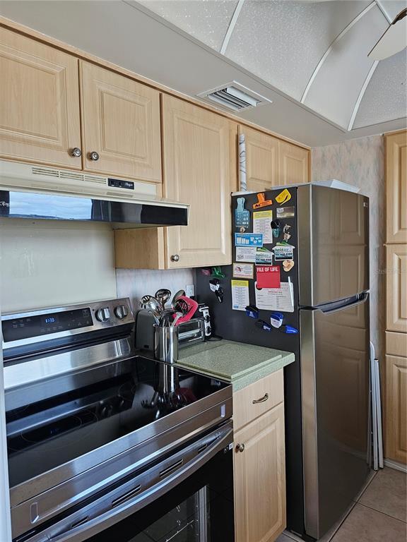 Building Photo - 1255 Tarpon Center Dr