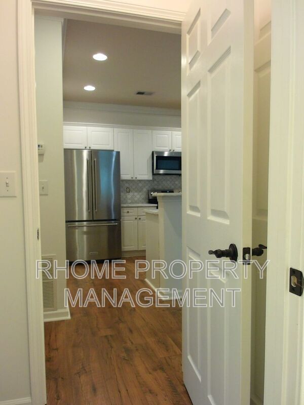 Building Photo - 2400 Cumberland Pkwy SE