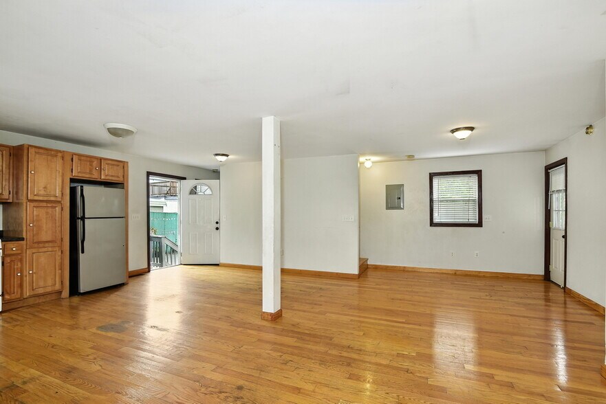 Building Photo - 12 Fenton St