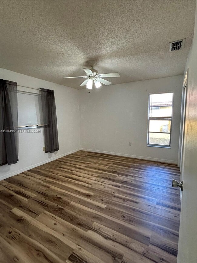 Building Photo - 4201 Navarre Ave