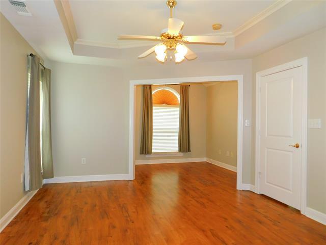 Building Photo - 502 Hillcrest Ln
