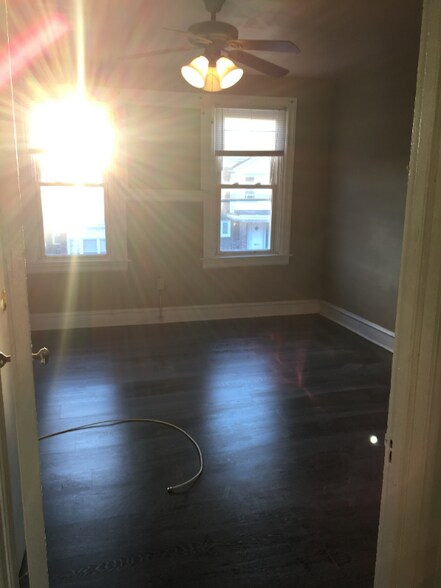 Building Photo - 4619 Kraydor St