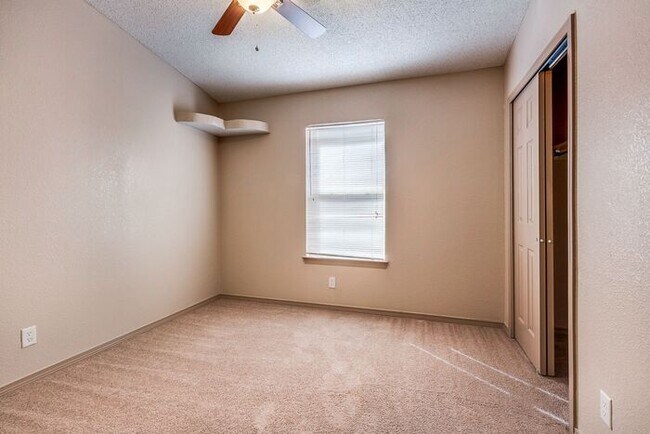 Building Photo - Prestigious Northeast Rental Home w/ Refri...