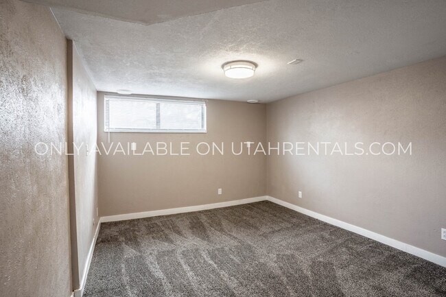 Building Photo - 6773 S 1300 W