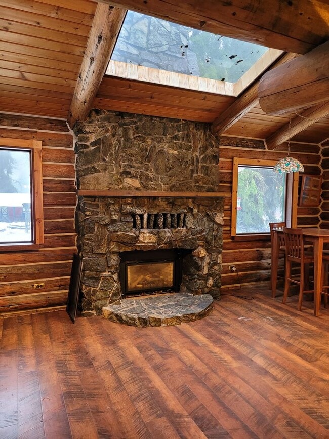 Building Photo - Log Cabin on Acreage, Mosquito Lk Rd