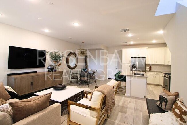 Building Photo - Stunning 3-beds, 2.5-baths townhome in the...