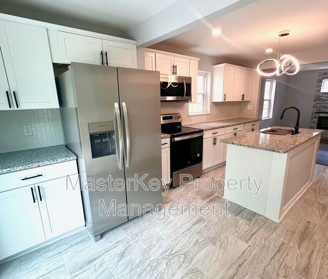 Building Photo - 713 Massey Ave