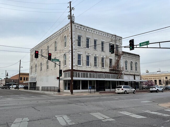 Building Photo - 201 E Chambers St