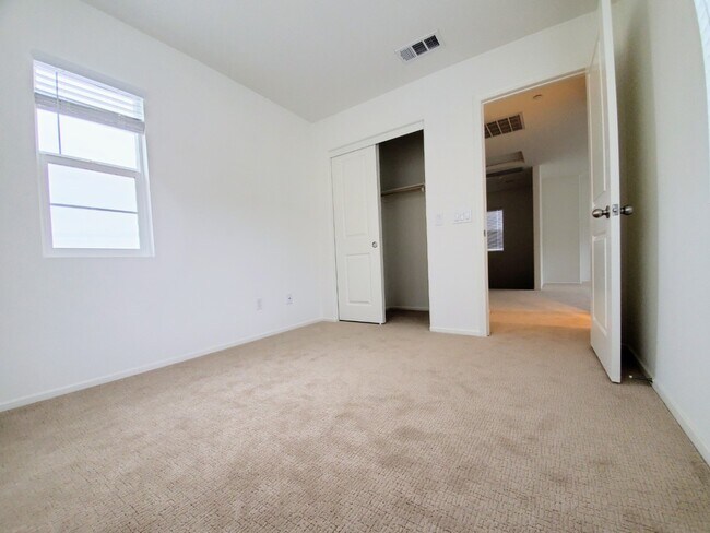 Building Photo - 3897 Boulder Dr