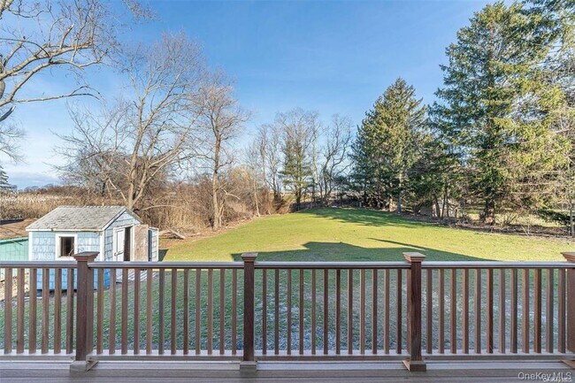 Building Photo - 970 Village Ln