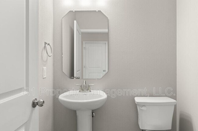 Building Photo - 5643 Linq Place Northeast