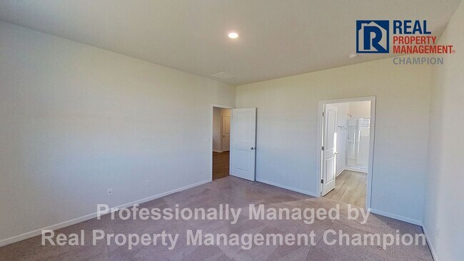 Building Photo - Beautiful 3 BD/2 BA Home in Riverside