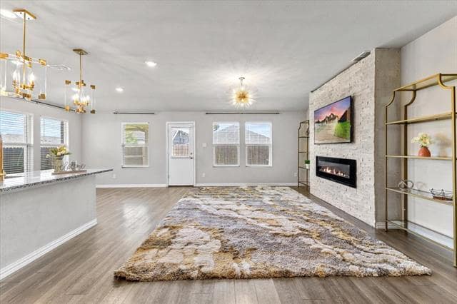 Building Photo - 2408 Buchanan Ln