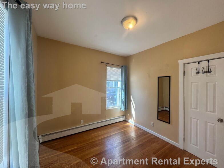 Building Photo - 71 Winchester St