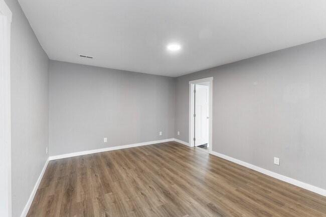 Building Photo - Modern 2-Bed Apartment in Heart of Tacoma