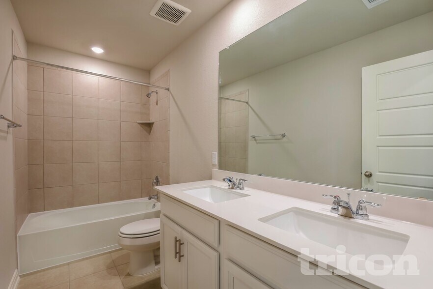 Building Photo - 13511 Emerson Wy