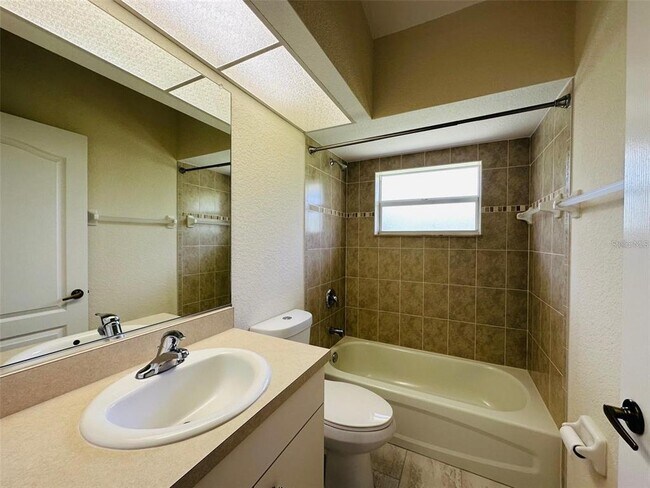 Building Photo - 14017 Wenzel Ave
