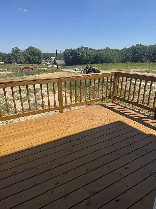 Building Photo - 210 W Samuel Ave